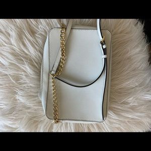 White Michael kors crossbody